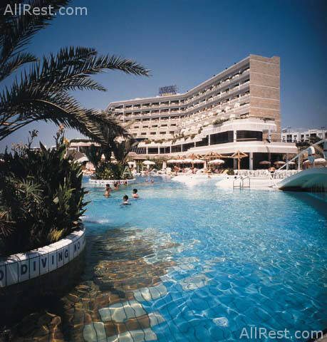 Four Seasons Hotel 2